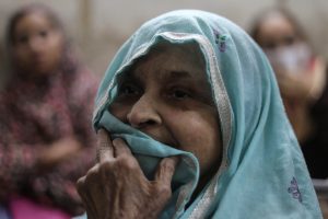 A woman waits to receive treatment for respiratory issues at Ram Manohar Lohia hospital in New Delhi, India, November 5, 2018. REUTERS/Anushree Fadnavis